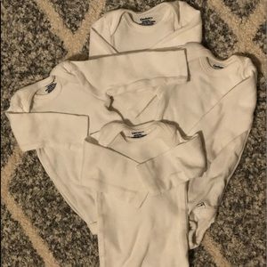 Gerber long sleeved onesies bundle